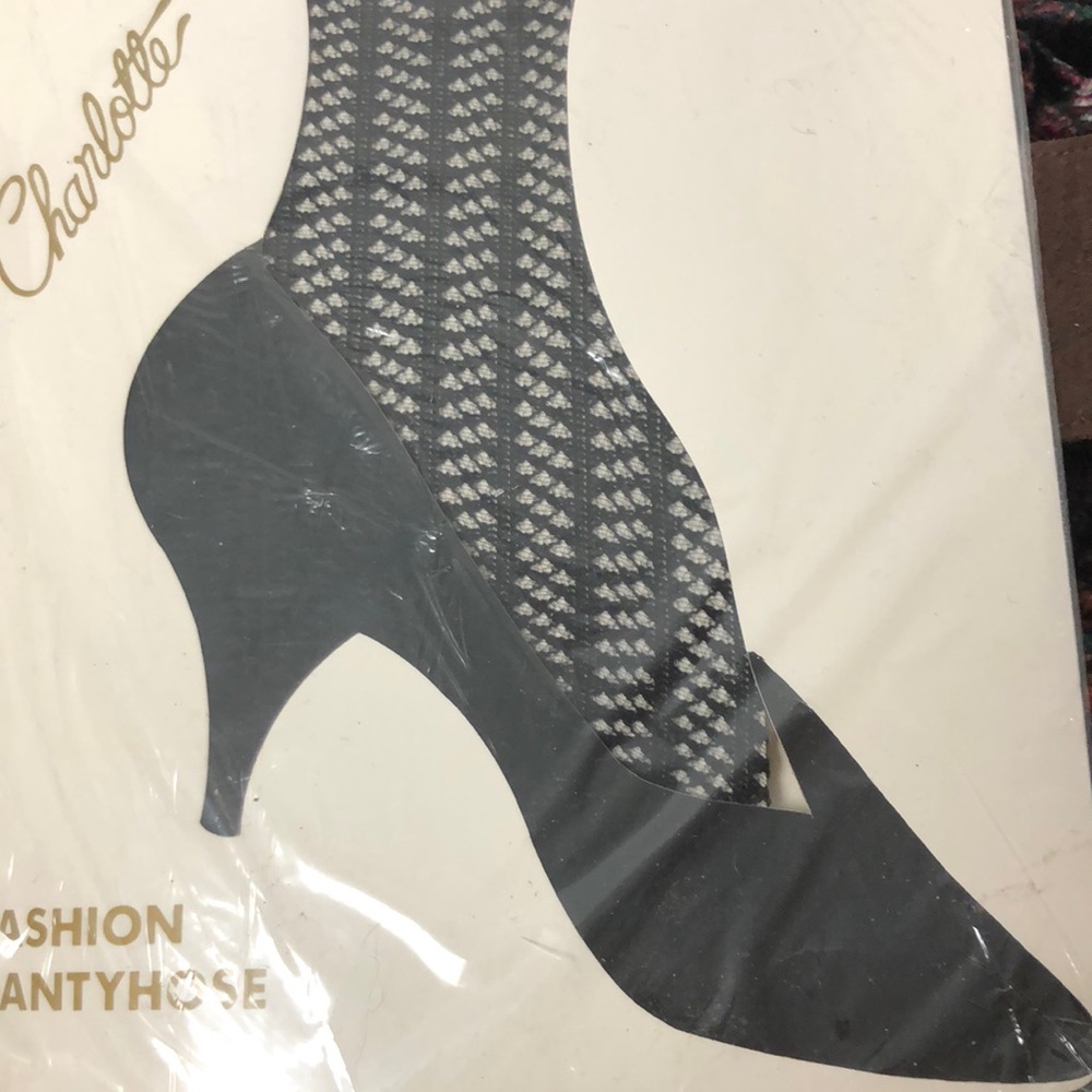 VTG Charlotte Sheer Black Net Triangle Pattern Pantyhose S/M